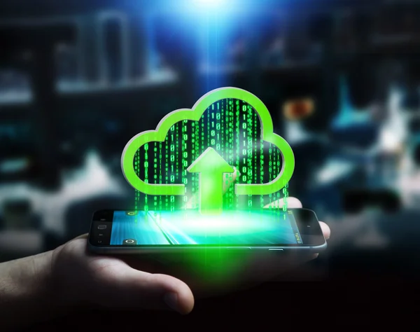 Бизнесмен держит цифровое облако над телефоном — стоковое фото