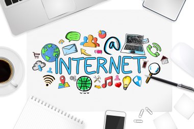 El internet tanıtımı office arka plan üzerinde çekilmiş.