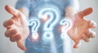 Dijital soru kullanarak bulanık arkaplandaki adam holografik arayüzü 3D olarak işaretliyor