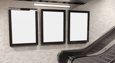 Yeraltı duvarında üç tane dikey reklam panosu var. Metro duvarına üç boyutlu reklam istifçiliği 3D görüntüleme