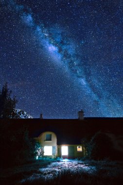 Samanyolu üzerinde tipik Fransız house