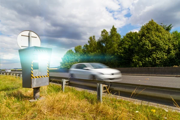 Automatic speed camera — Stock Photo, Image