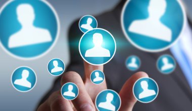 Modern sosyal ağ kullanarak iş adamı