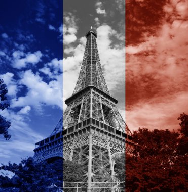 Paris Eyfel Kulesi Fransız bayrağı