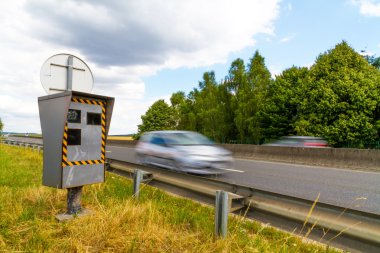 Otomatik hız kamerası