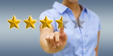 Genç kadın rating yıldız