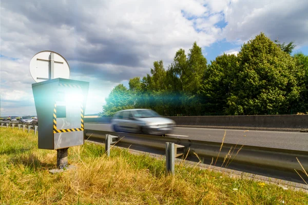 Automatic speed camera — Stock Photo, Image