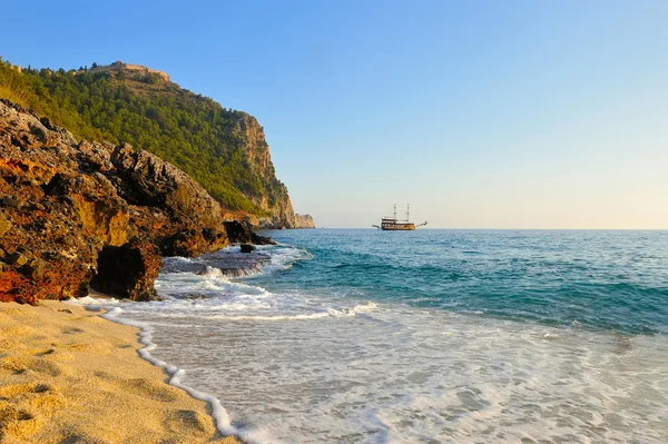 Spiaggia di mare in Alanya, Turchia — Foto Stock