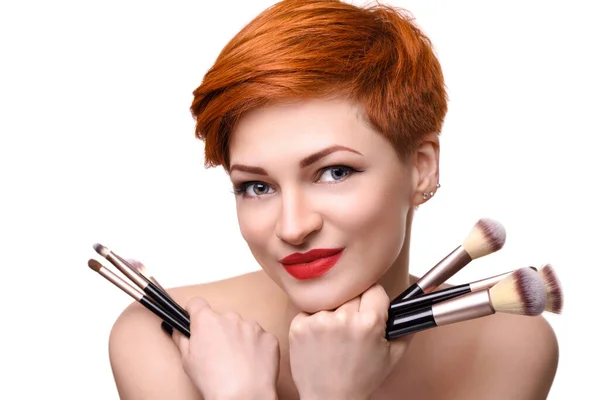 Retrato Una Hermosa Joven Con Pelo Rojo Corto Con Pinceles — Foto de Stock