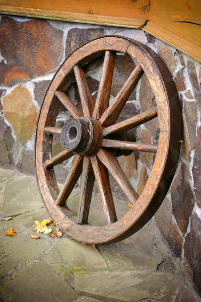 Old cart wheel — Stock Photo, Image