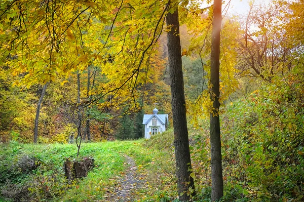 Autumn landscape with chapel — Stockfoto