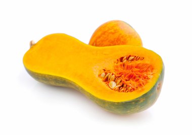 Beyaz arkaplanda turuncu kabağı kes