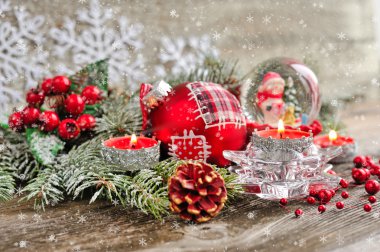 Mumlarla Noel kompozisyonu