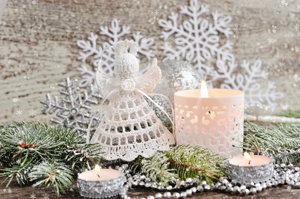 Composição de Natal com anjo e umas velas — Fotografia de Stock