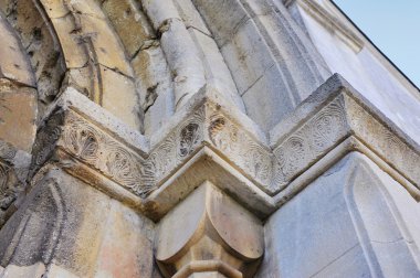 Eski tapınağın mimari elemanlar