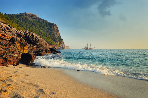 Spiaggia di mare in Alanya, Turchia — Foto Stock
