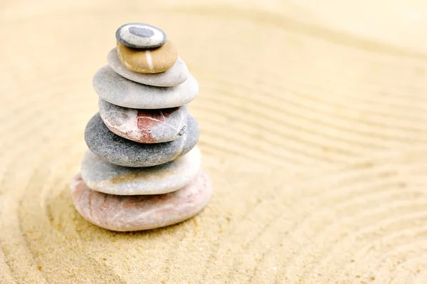 Pebble stack op de kust — Stockfoto