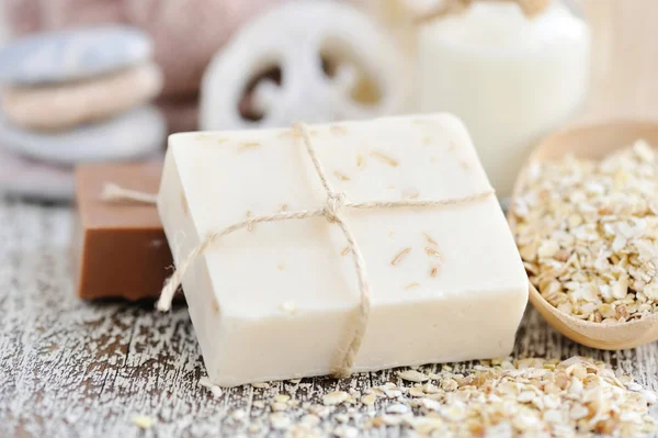 Handmade soap with oatmeal, milk and cocoa — Stock Photo, Image