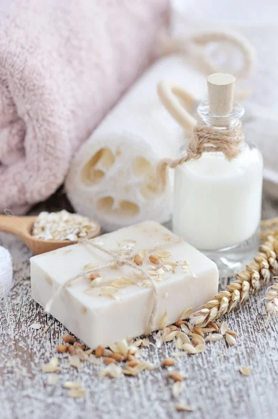 Farina d'avena di sapone fatta a mano per una pulizia naturale — Foto Stock