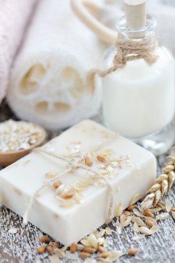 Sabun yulaf ezmesi için doğal temiz bir el yapımı