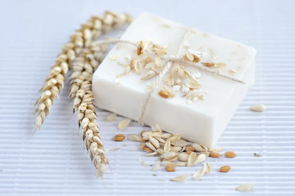 Oatmeal Soap handmade for a Natural Clean — Stock Photo, Image