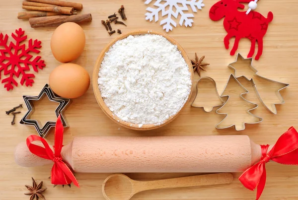 Preparazione biscotti di Natale. Natale concetto vacanze — Foto Stock