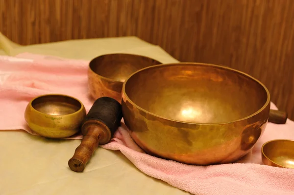 Accessories for sound massage. Tibetan singing bowls treatment — Stock Photo, Image