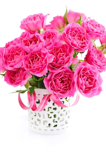 白色背景的粉红色玫瑰束 — 图库照片