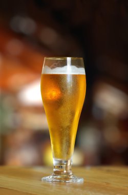 Bir bardak light bira.