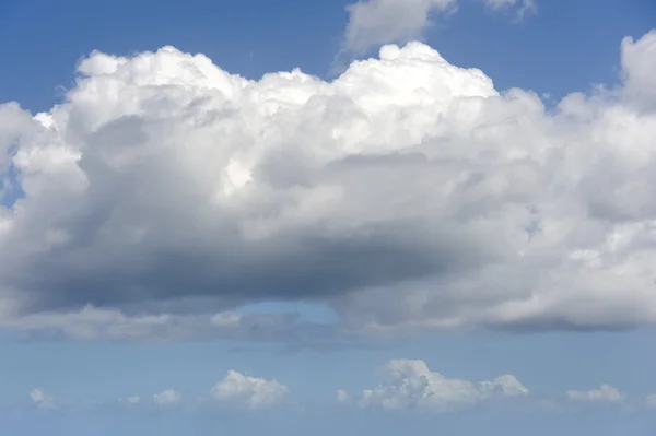 Cielo con nubes —  Fotos de Stock