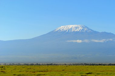 kilimanjaro Dağı tepesinde kar