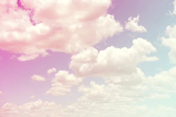 Bulutlu klasik gökyüzü — Stok fotoğraf