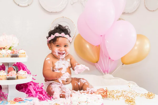 Baby Girl With Cake and Balloons — Stock Photo, Image