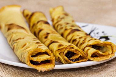 plaka üzerinde taze gözleme