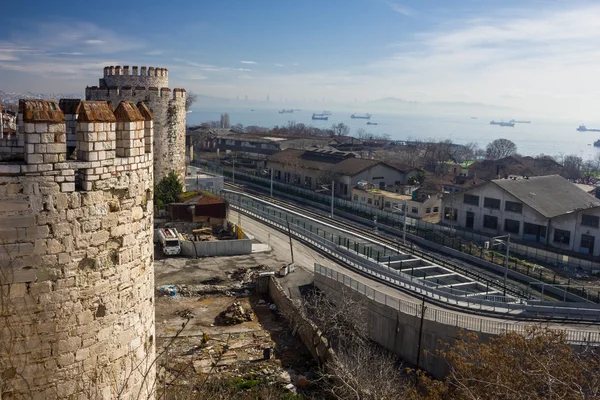 Yedikule Hisarlar (Seven Towers Fortress) in Istanbul, Turkey — Stock Photo, Image