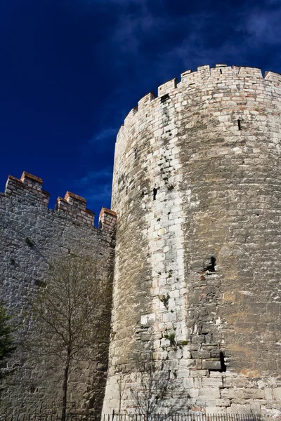 Yedikule hisarlar (siedmiu wieżach twierdzy) w istanbul, Turcja — Zdjęcie stockowe