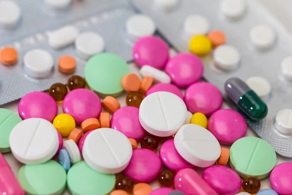 bazı tıbbi renkli hapları