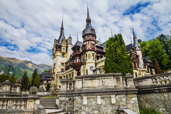 Peles hrad - Sinaia, Rumunsko, Sedmihradsko — Stock fotografie