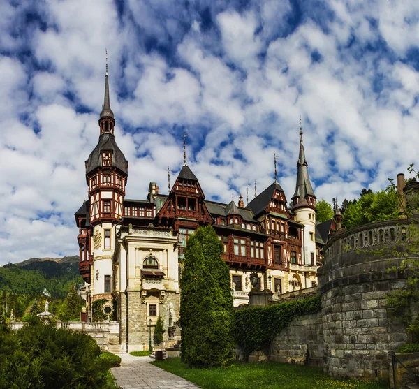 Peles Castle - Sinaia, Romania, Transylvania — Stock Photo, Image