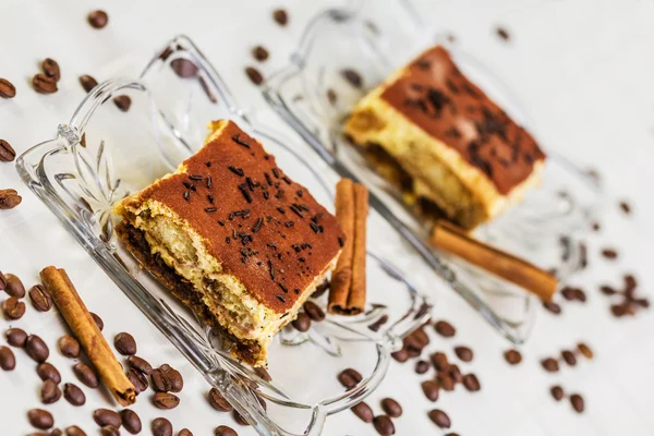 Tiramisu Cake with coffee beans and cinnamon — Stock Photo, Image