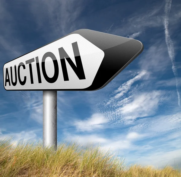 Знак онлайн-аукциона — стоковое фото