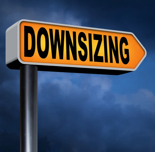 Downsizing road sign — Stock Photo, Image