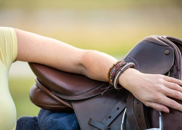 Woman Leaning Casually One Arm Saddle Rural Country Location — Stock Photo, Image