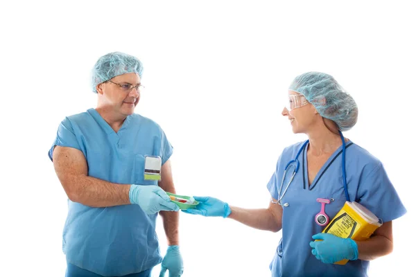 Twee Gelukkige Gezondheidswerkers Verpleegkundigen Het Werk Samen Ziekenhuis Kliniek Teamwork — Stockfoto