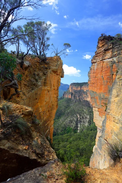 Burramoko hlavu a Hanging Rock v novinovém Blue Mountains — Stock fotografie