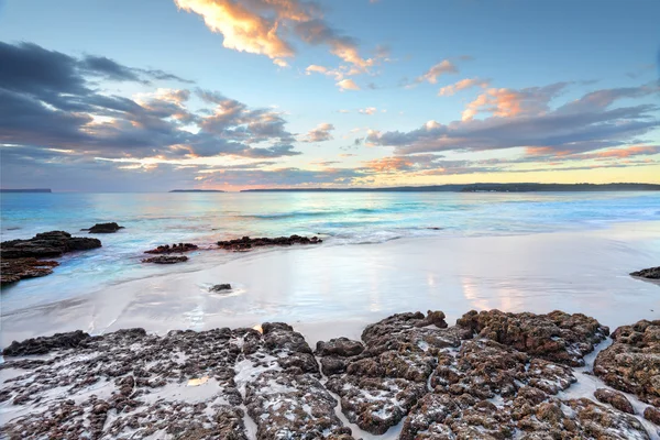 Morgendämmerung Farben bei jervis bay nsw australien — Stockfoto