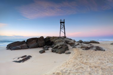 Kızıl saçlı Beach, Nsw Avustralya sadece güneş doğmadan önce