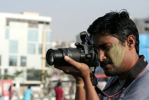 Fotógrafo indio tomar foto de un evento — Foto de Stock