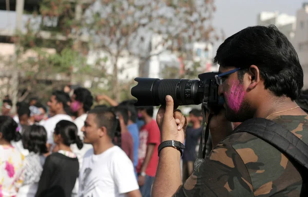 Indiase fotograaf foto's nemen voor een evenement — Stockfoto