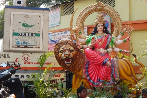  Hindu Tanrıça Durga kapı dışarı geçici bir tapınak closeup 